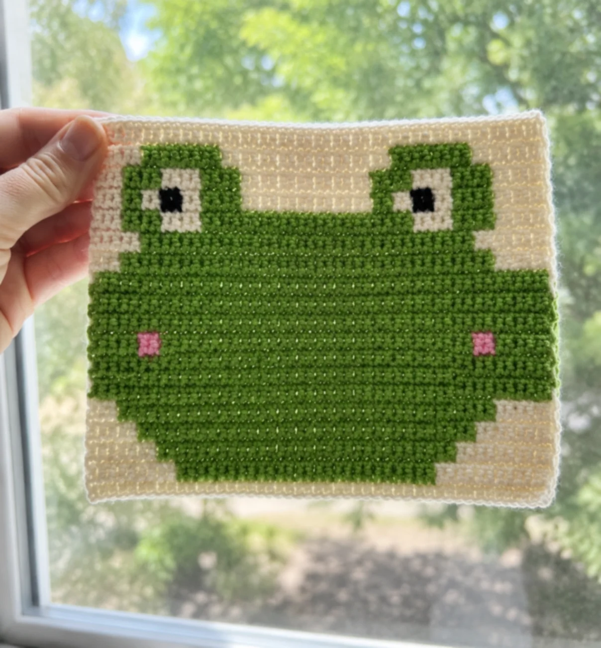 Frog Face (Classic Green) — finished crochet piece inspiration